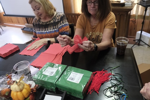 Christmas Float Prep 05